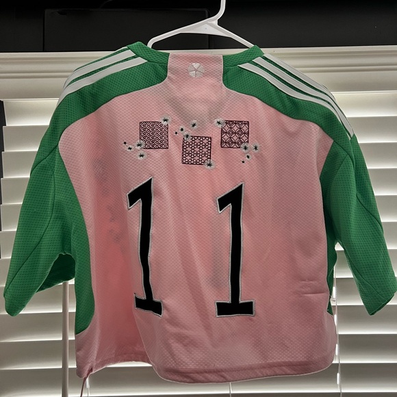 AKIRA Pink and Green cropped  Jersey - Picture 2 of 4